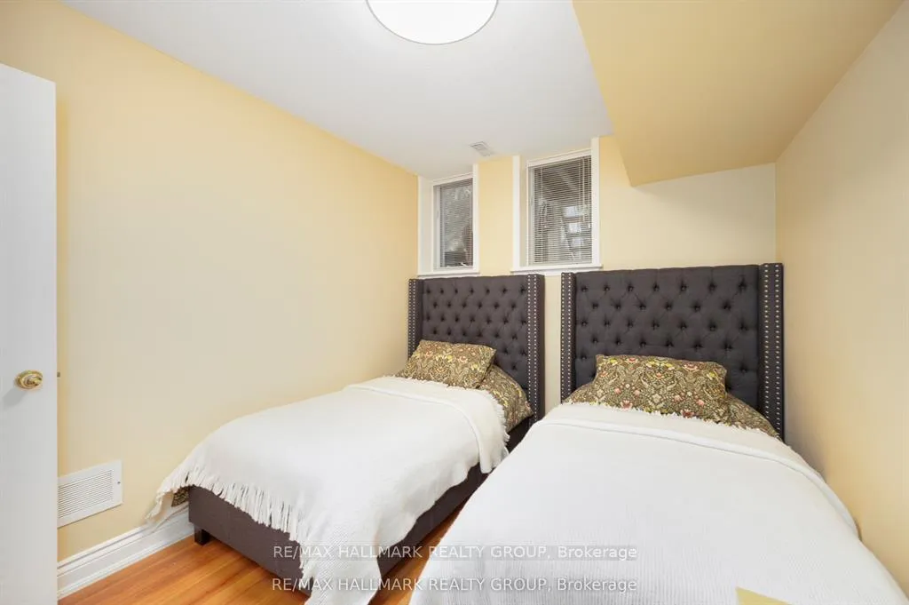 Photo 35 of 82 Briston Private, Ottawa, Hunt Club Park — HOMEH