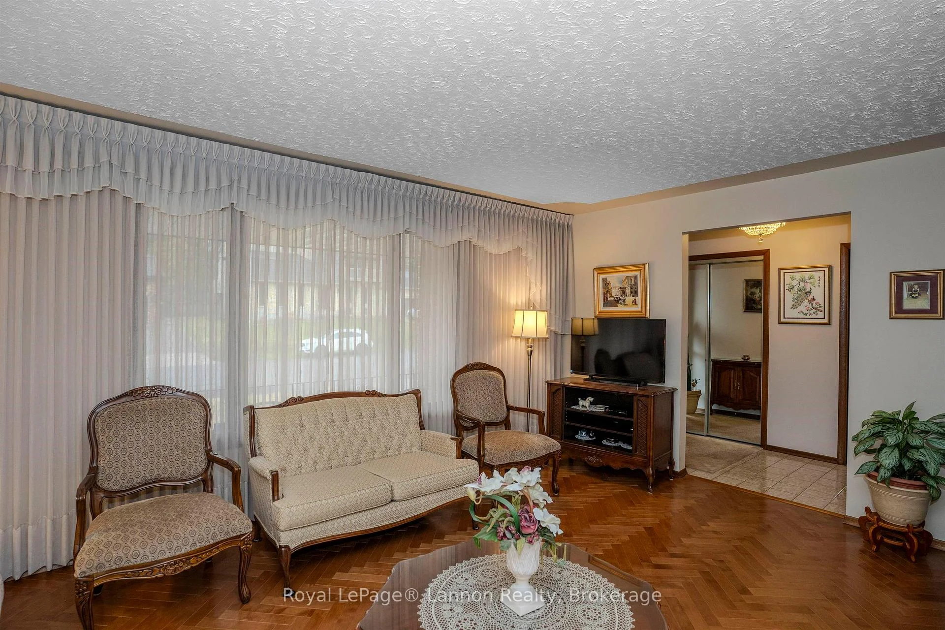 Photo 3 of 149 Masters Street, Thunder Bay, John Street North — HOMEH