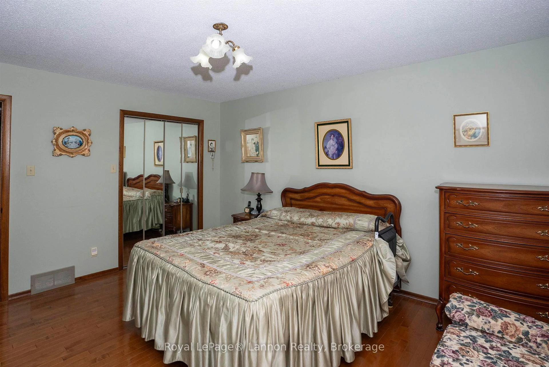 Photo 12 of 149 Masters Street, Thunder Bay, John Street North — HOMEH