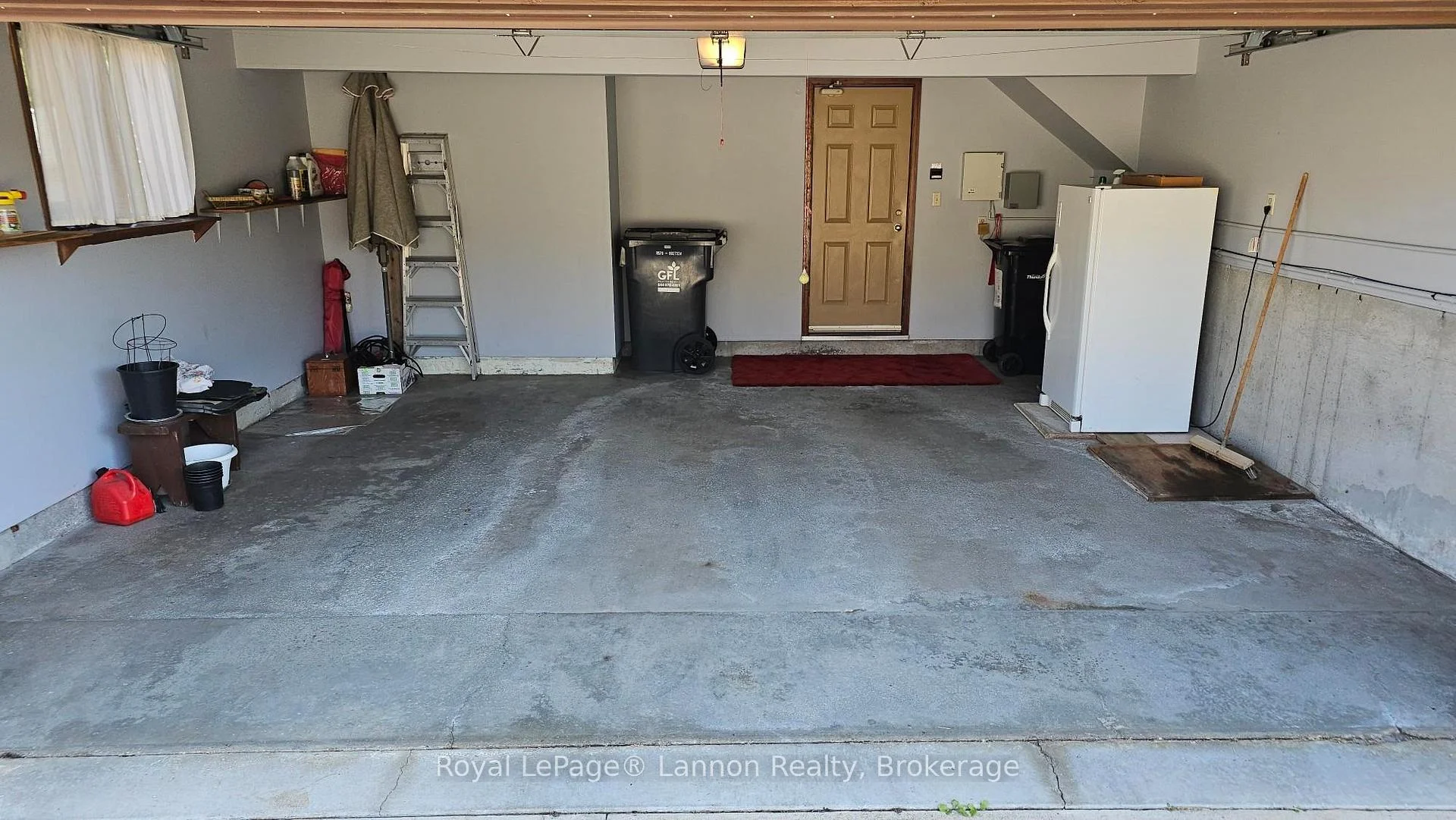 Photo 38 of 149 Masters Street, Thunder Bay, John Street North — HOMEH