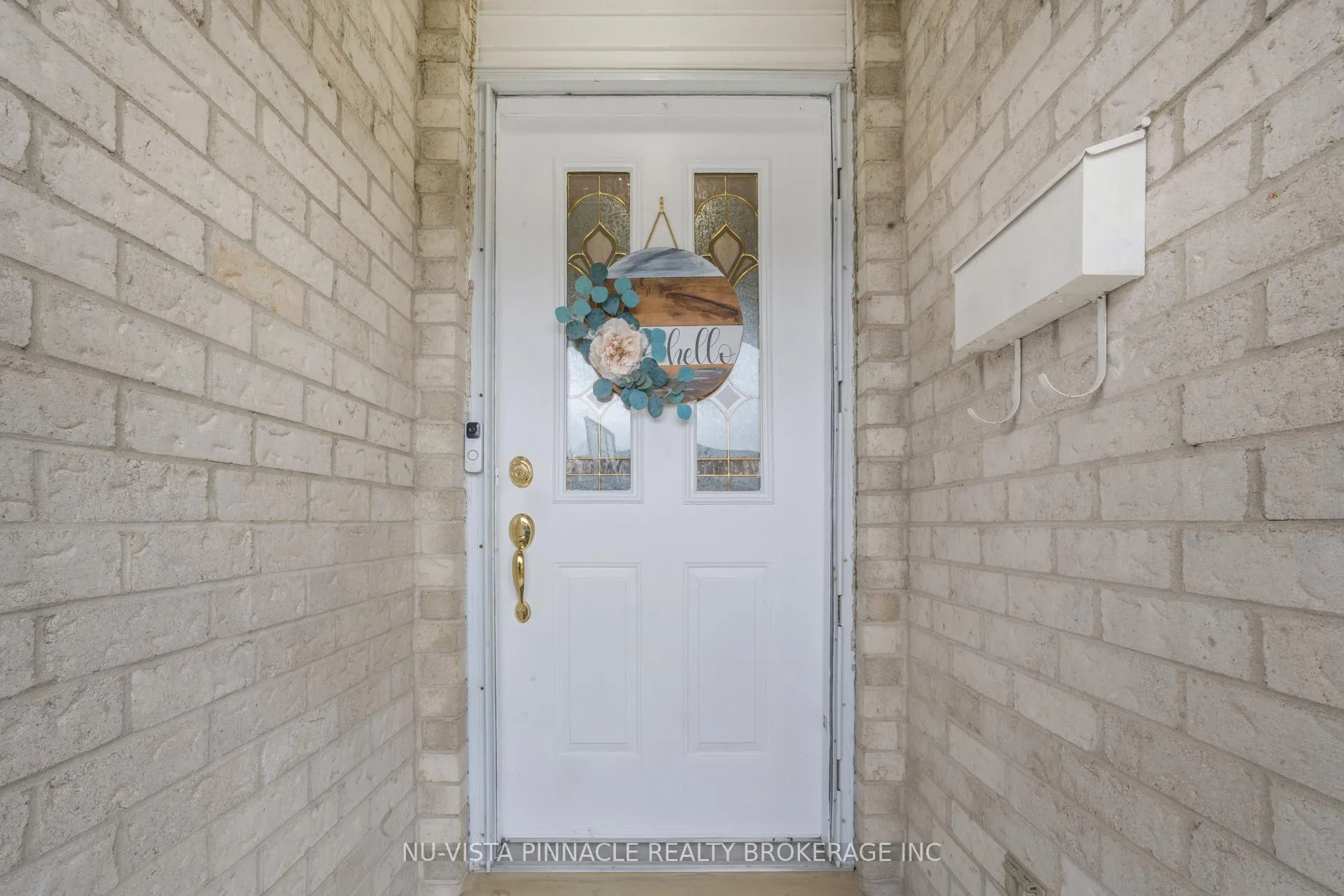 Photo 3 of 44 Golfdale Crescent, London, South Q — HOMEH
