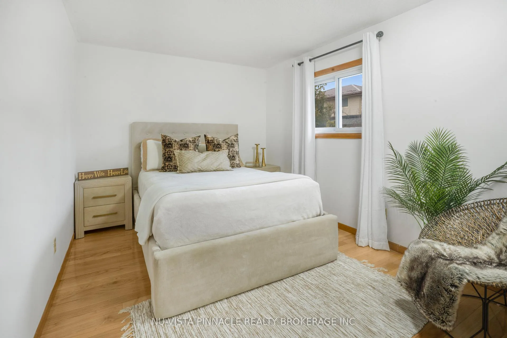 Photo 12 of 44 Golfdale Crescent, London, South Q — HOMEH