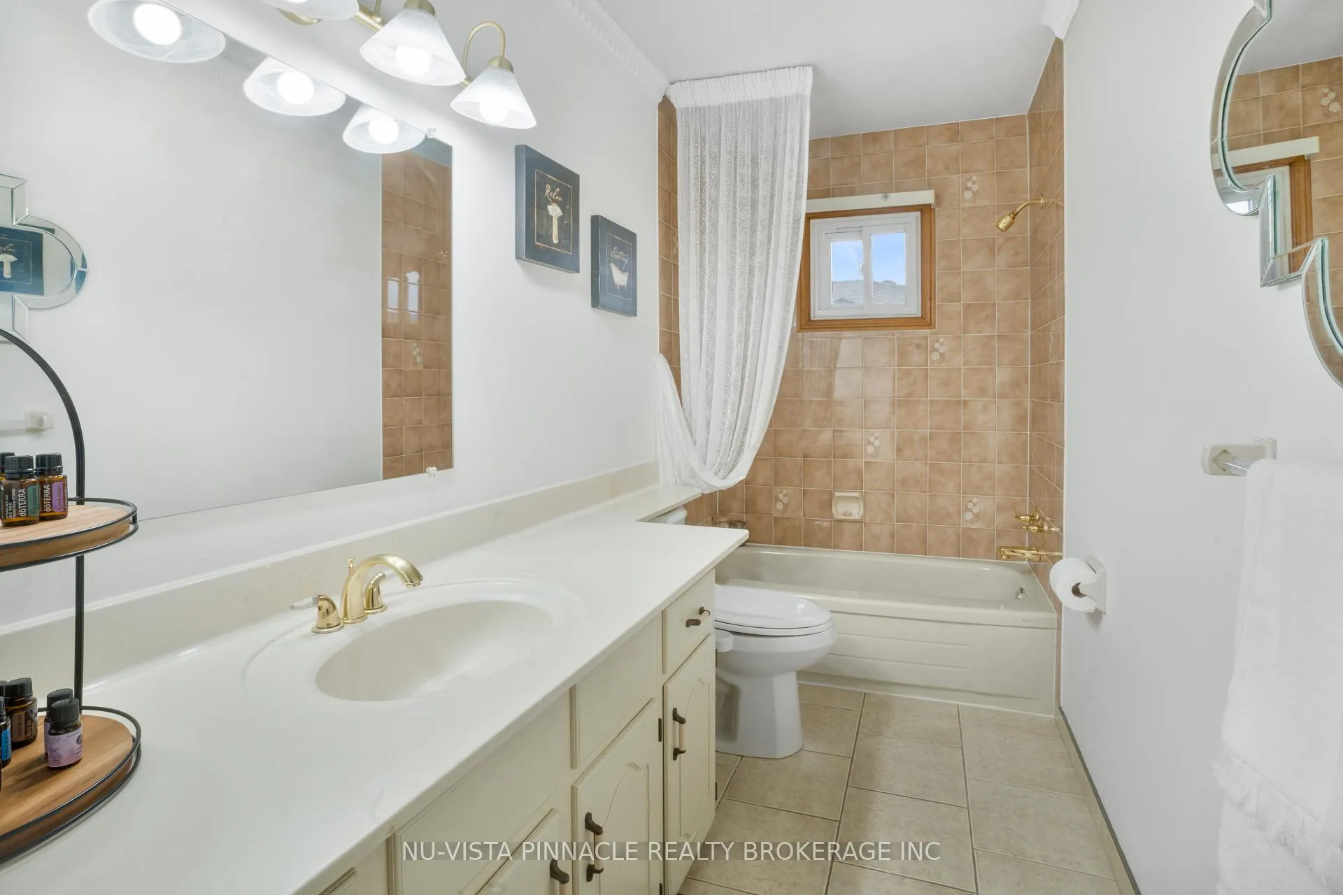 Photo 14 of 44 Golfdale Crescent, London, South Q — HOMEH