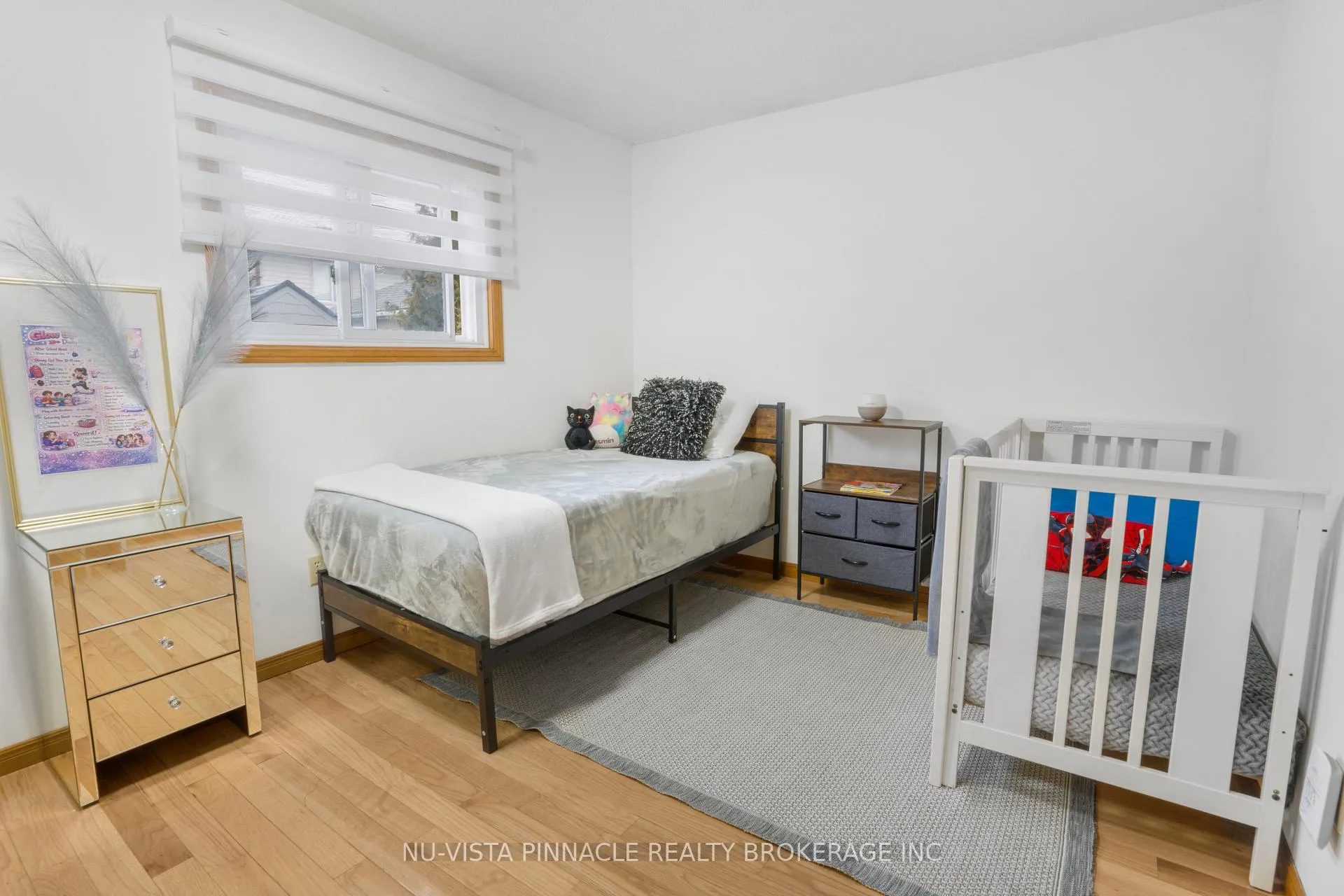 Photo 15 of 44 Golfdale Crescent, London, South Q — HOMEH