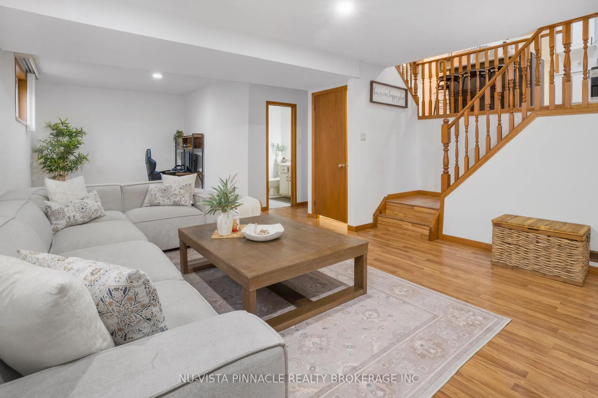 Photo 17 of 44 Golfdale Crescent, London, South Q — HOMEH