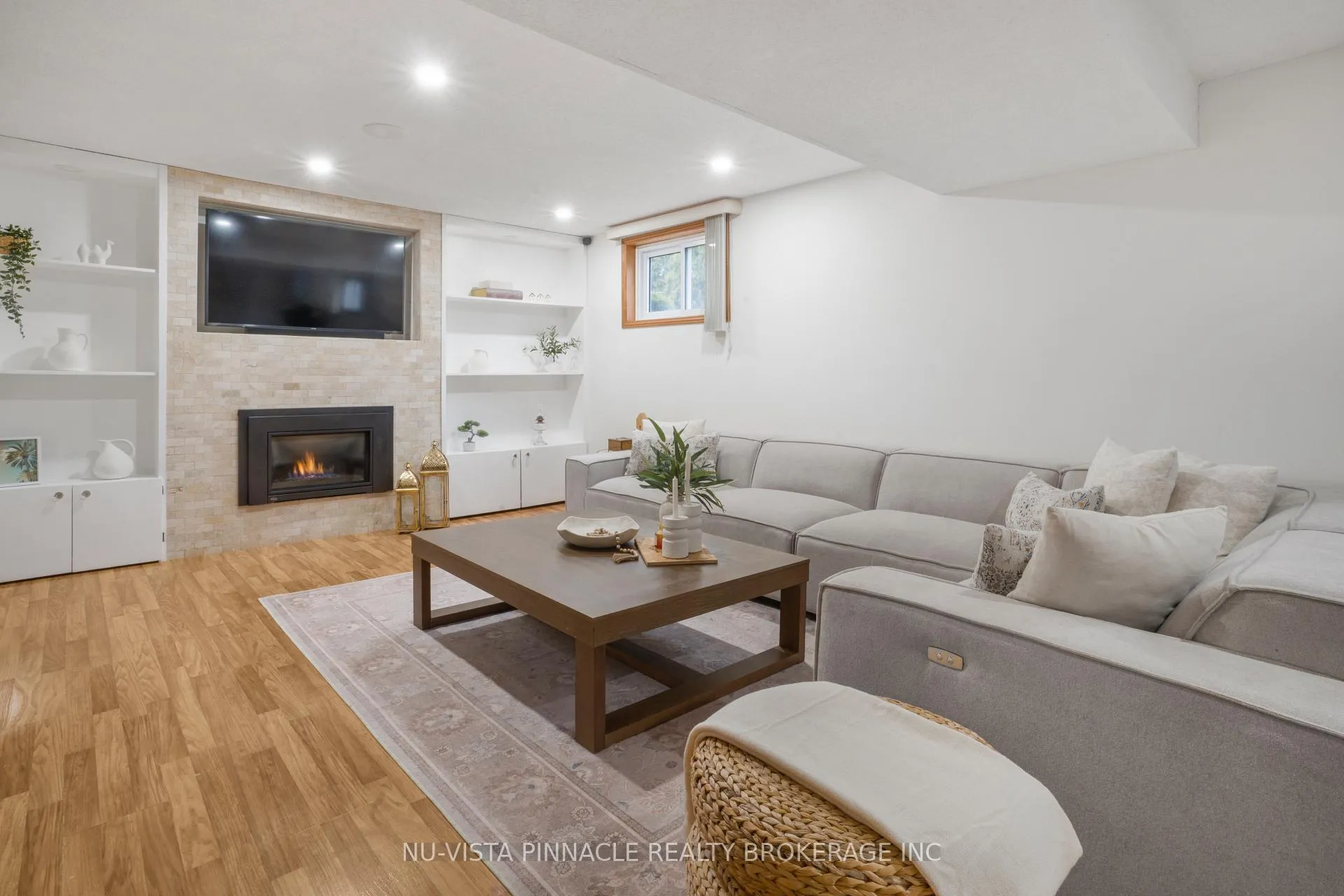 Photo 18 of 44 Golfdale Crescent, London, South Q — HOMEH