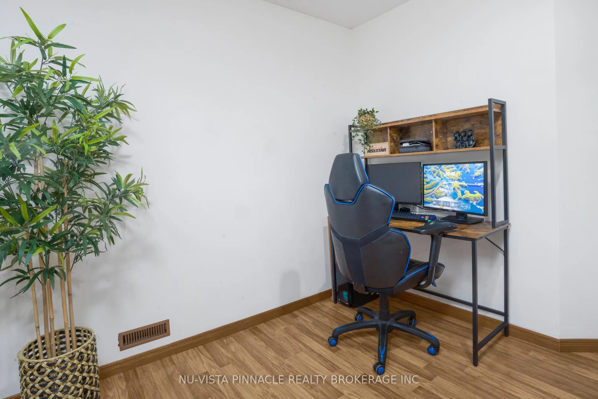 Photo 20 of 44 Golfdale Crescent, London, South Q — HOMEH