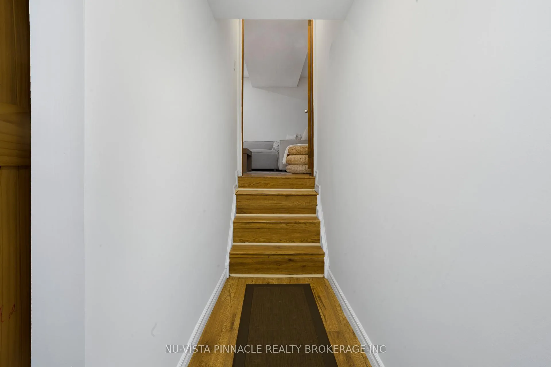 Photo 27 of 44 Golfdale Crescent, London, South Q — HOMEH