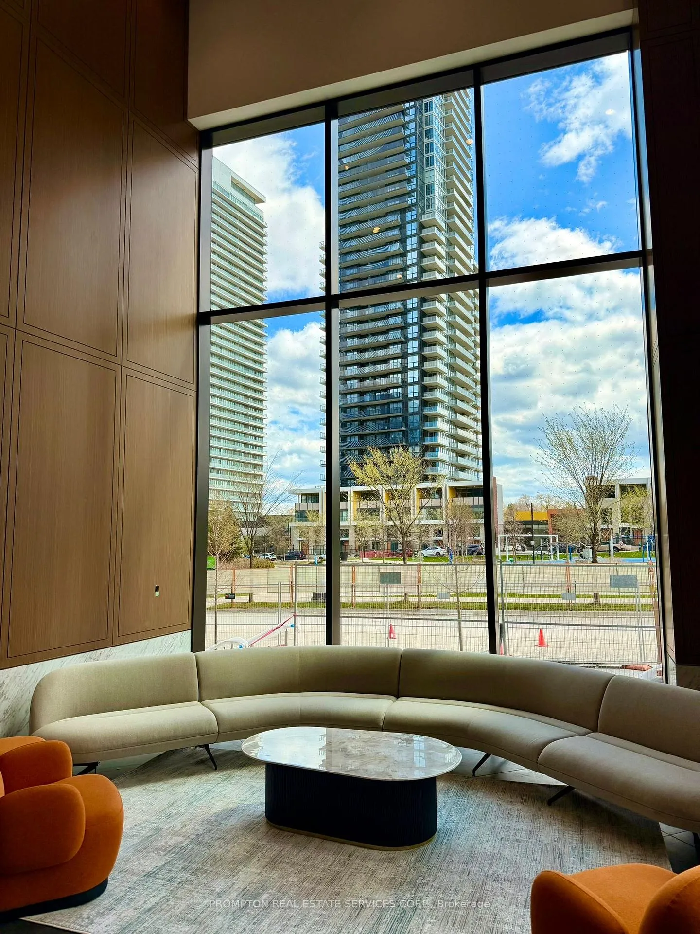 Photo 4 of Unit 1102, 18 Esther Shiner Boulevard, North York, Bayview Village — HOMEH