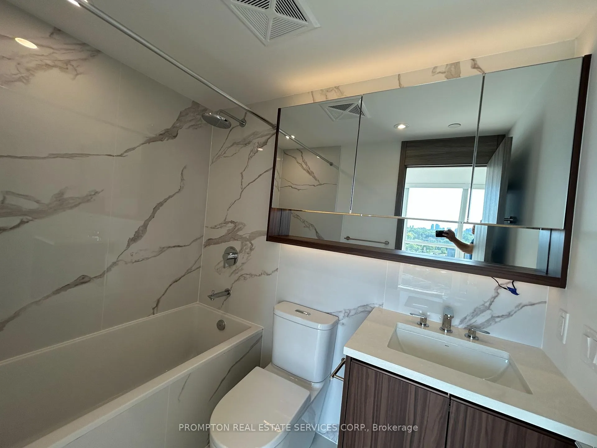 Photo 18 of Unit 1102, 18 Esther Shiner Boulevard, North York, Bayview Village — HOMEH