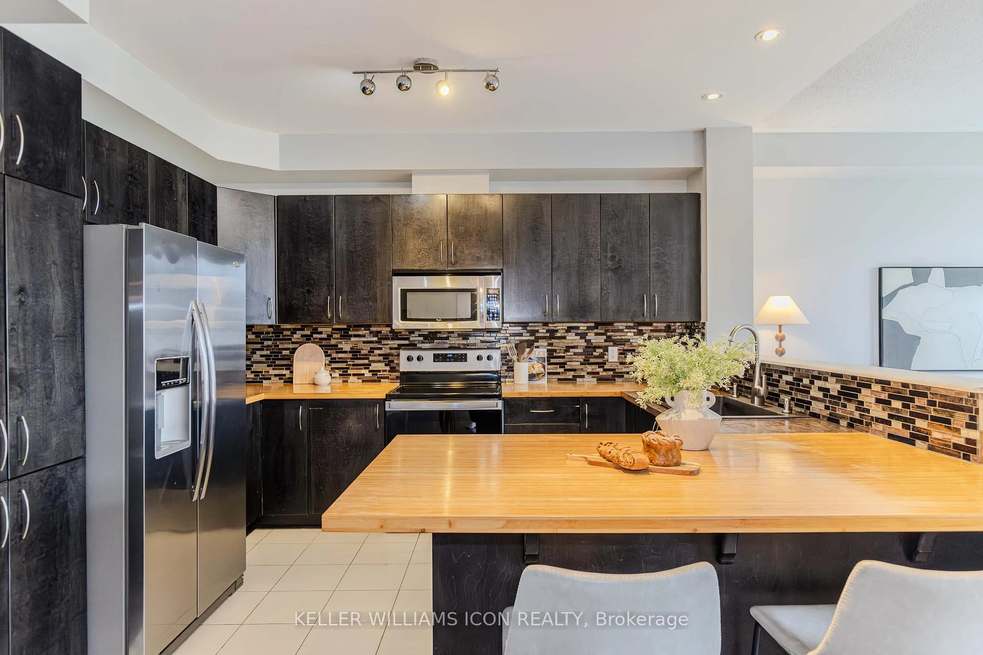 Photo 11 of 905 Whiteford Way, Ottawa, Kanata - Emerald Meadows/Trailwest — HOMEH