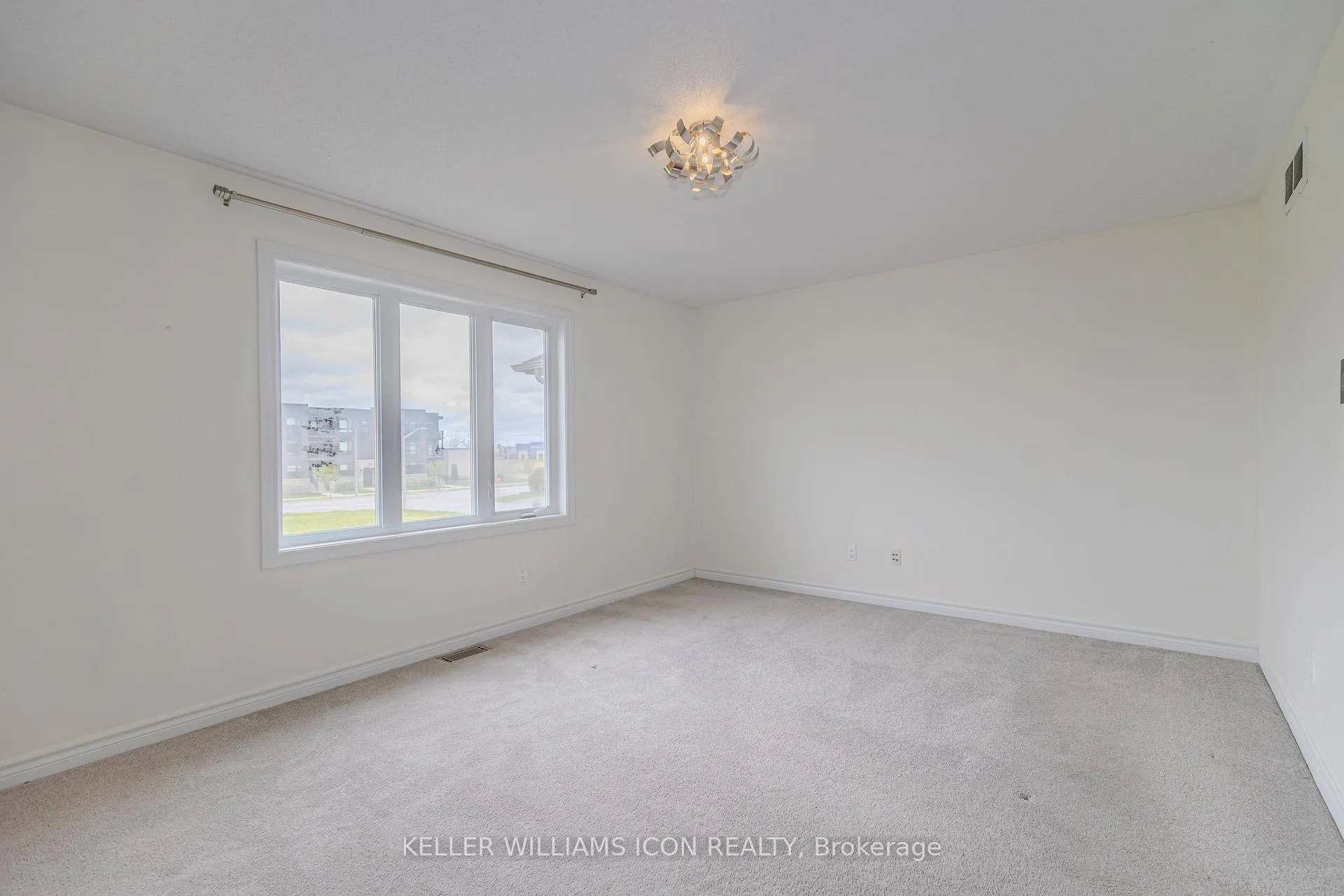 Photo 23 of 905 Whiteford Way, Ottawa, Kanata - Emerald Meadows/Trailwest — HOMEH