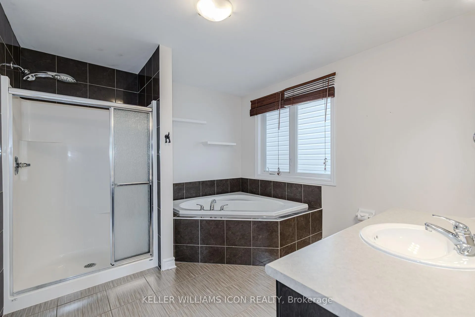Photo 25 of 905 Whiteford Way, Ottawa, Kanata - Emerald Meadows/Trailwest — HOMEH