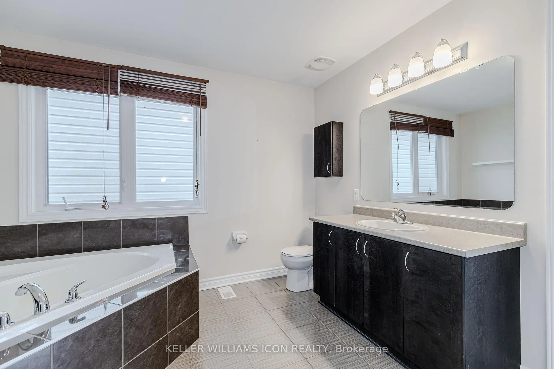 Photo 27 of 905 Whiteford Way, Ottawa, Kanata - Emerald Meadows/Trailwest — HOMEH