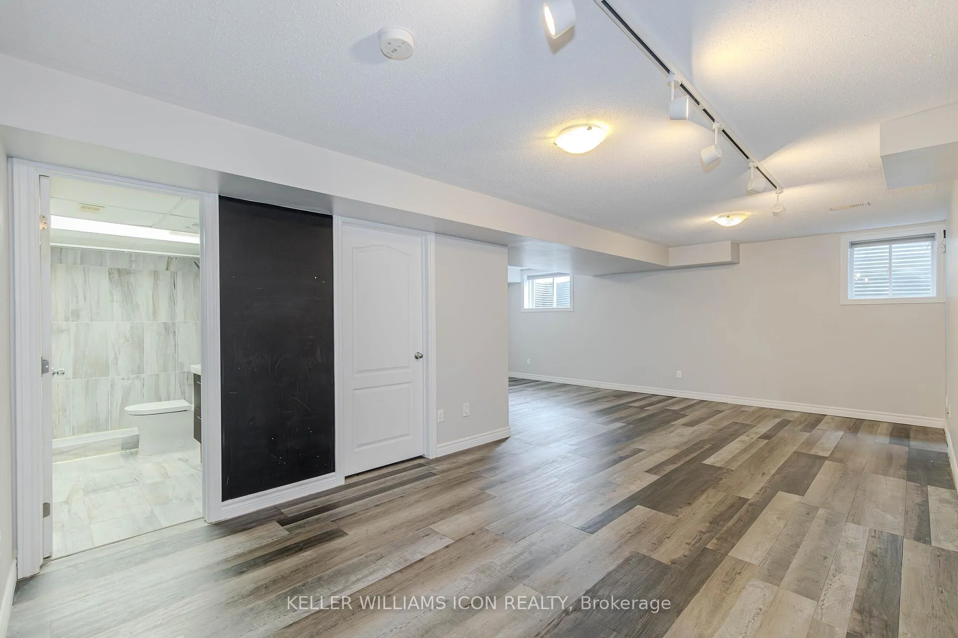 Photo 33 of 905 Whiteford Way, Ottawa, Kanata - Emerald Meadows/Trailwest — HOMEH