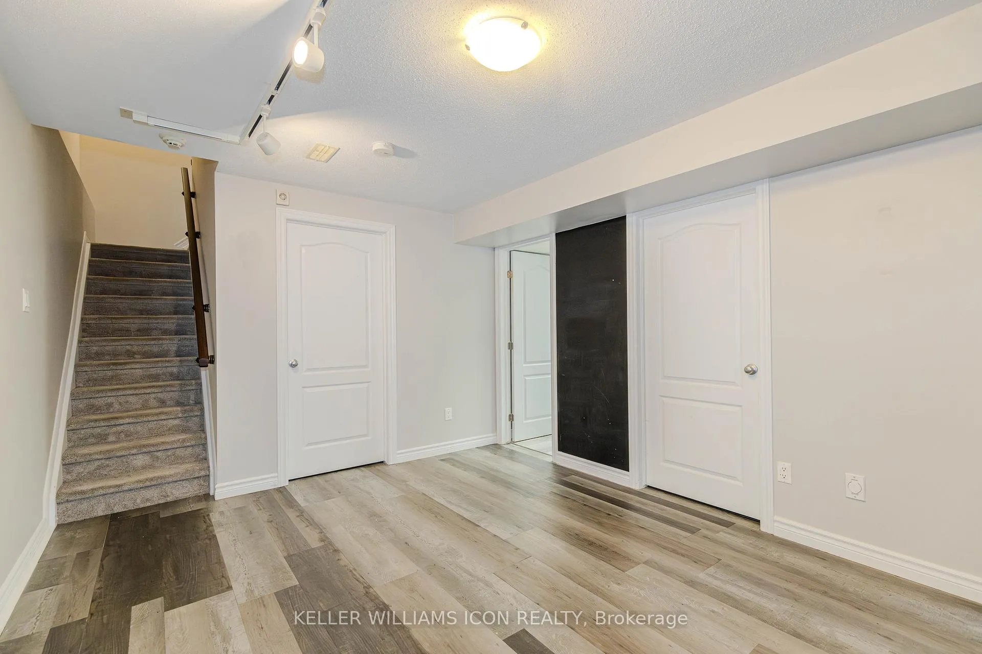 Photo 34 of 905 Whiteford Way, Ottawa, Kanata - Emerald Meadows/Trailwest — HOMEH