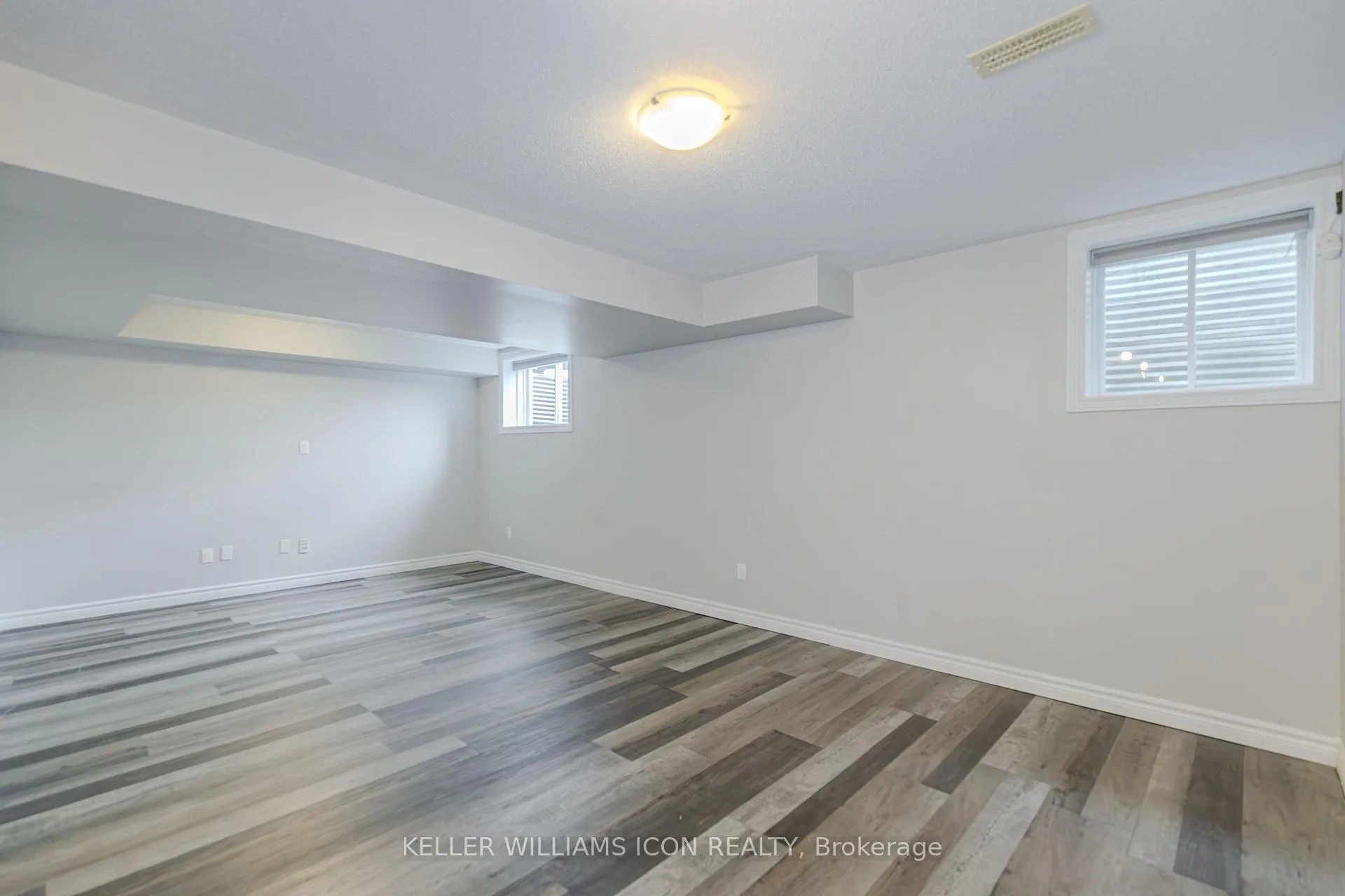 Photo 36 of 905 Whiteford Way, Ottawa, Kanata - Emerald Meadows/Trailwest — HOMEH