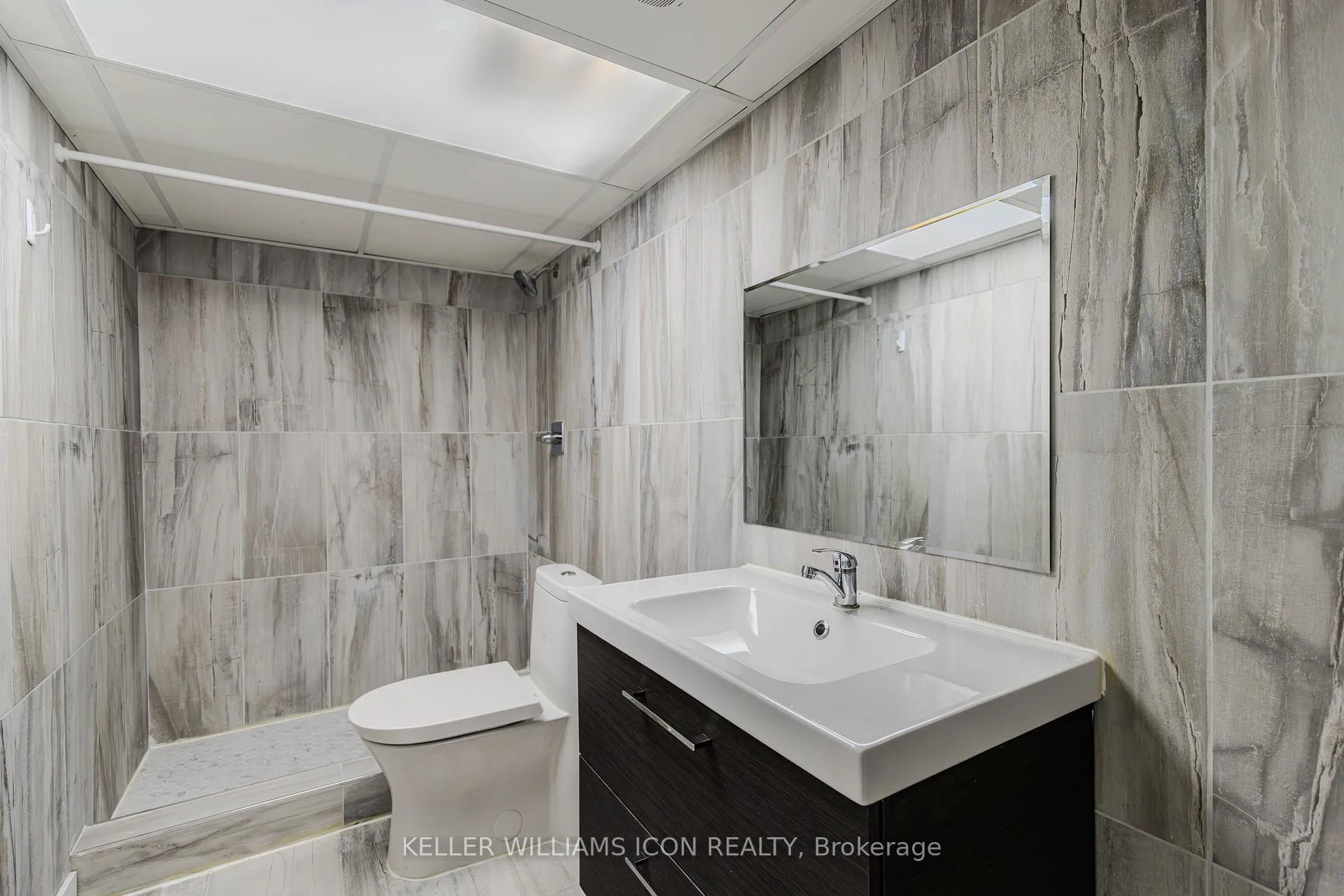 Photo 37 of 905 Whiteford Way, Ottawa, Kanata - Emerald Meadows/Trailwest — HOMEH
