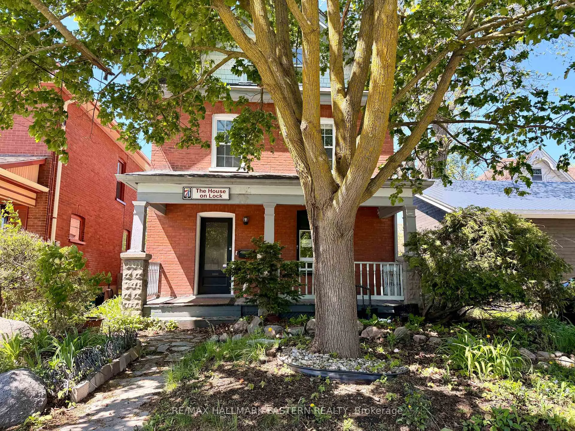 Front of 179 Lock Street