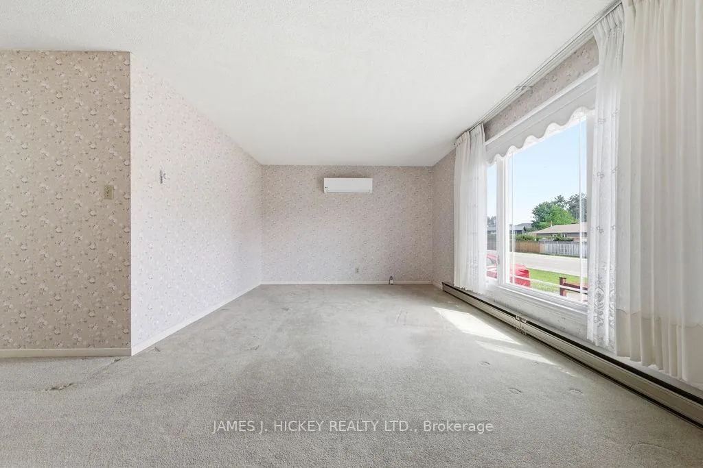 Photo 10 of 72 Herman Street, Petawawa — HOMEH