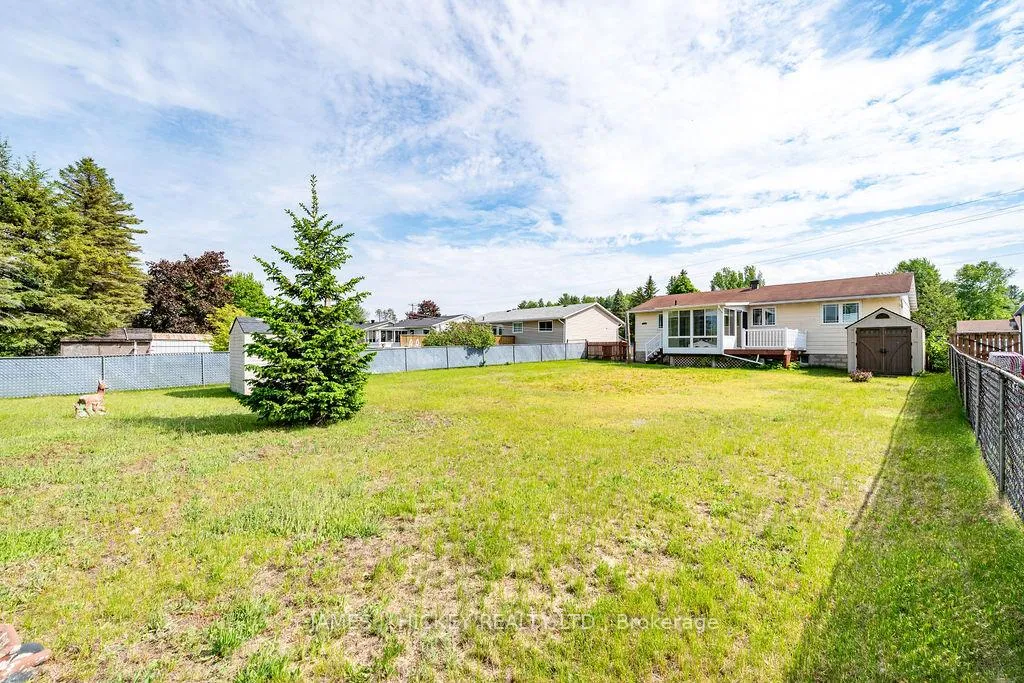 Photo 41 of 72 Herman Street, Petawawa — HOMEH