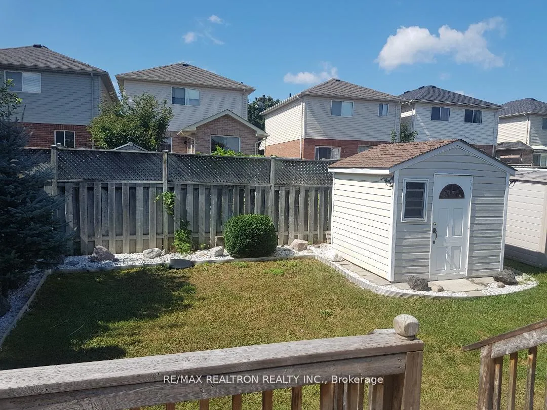Photo 10 of 36 Julia Crescent, Orillia — HOMEH