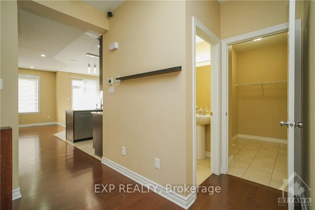 Photo 4 of 321 Percheron Way, Ottawa, Kanata - Emerald Meadows/Trailwest — HOMEH