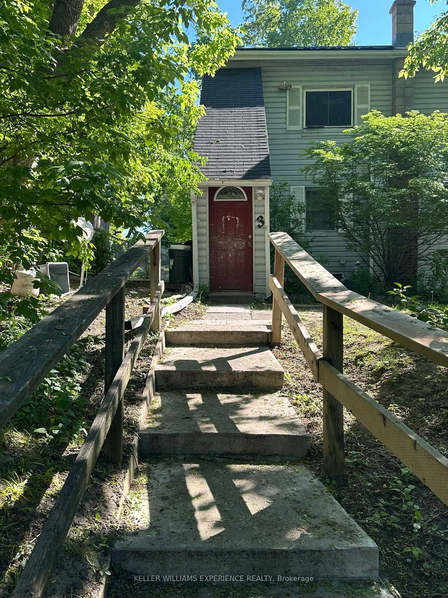 Photo 7 of 116 Maple Avenue, Barrie, Queen's Park — HOMEH