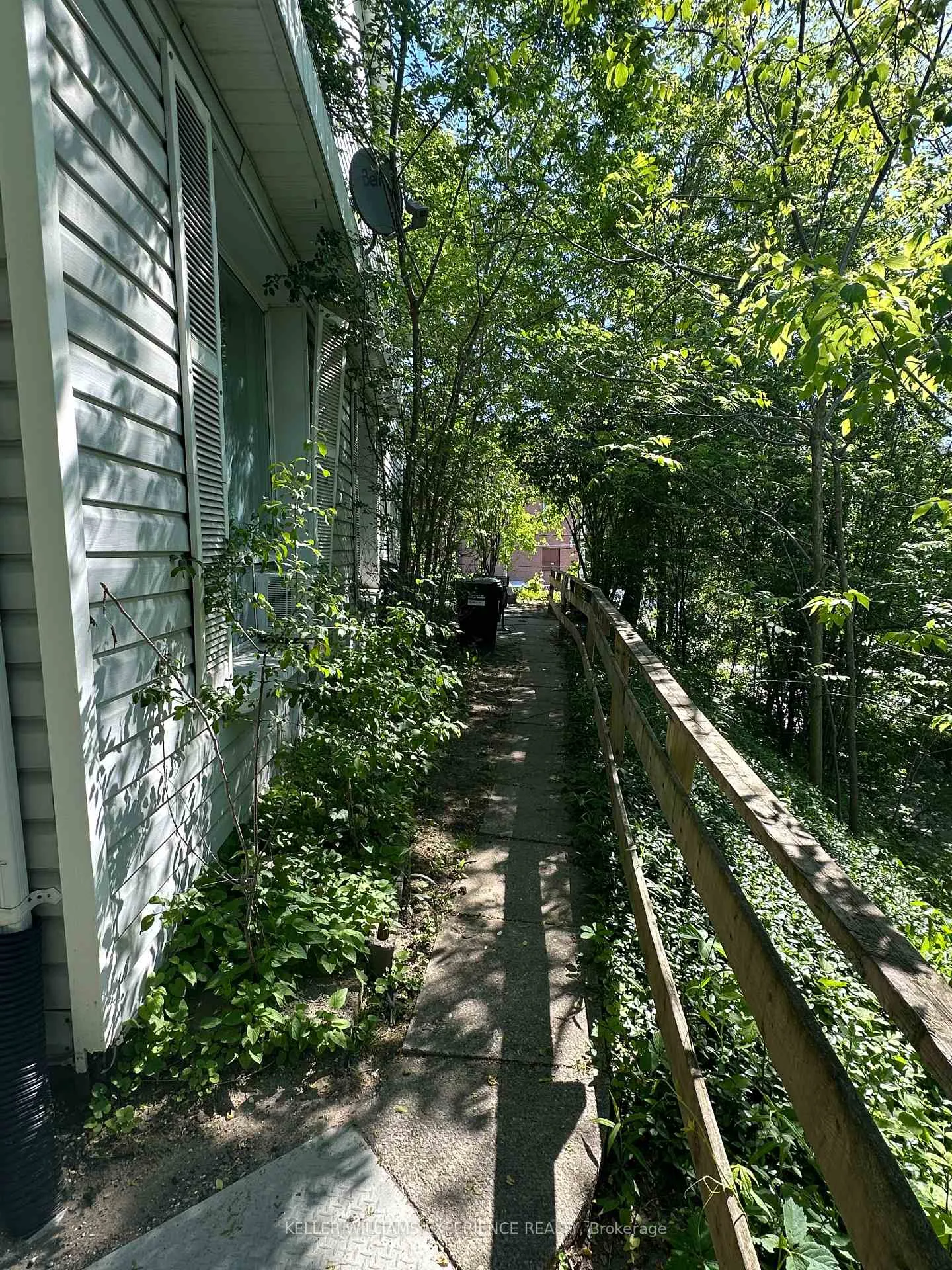 Photo 9 of 116 Maple Avenue, Barrie, Queen's Park — HOMEH