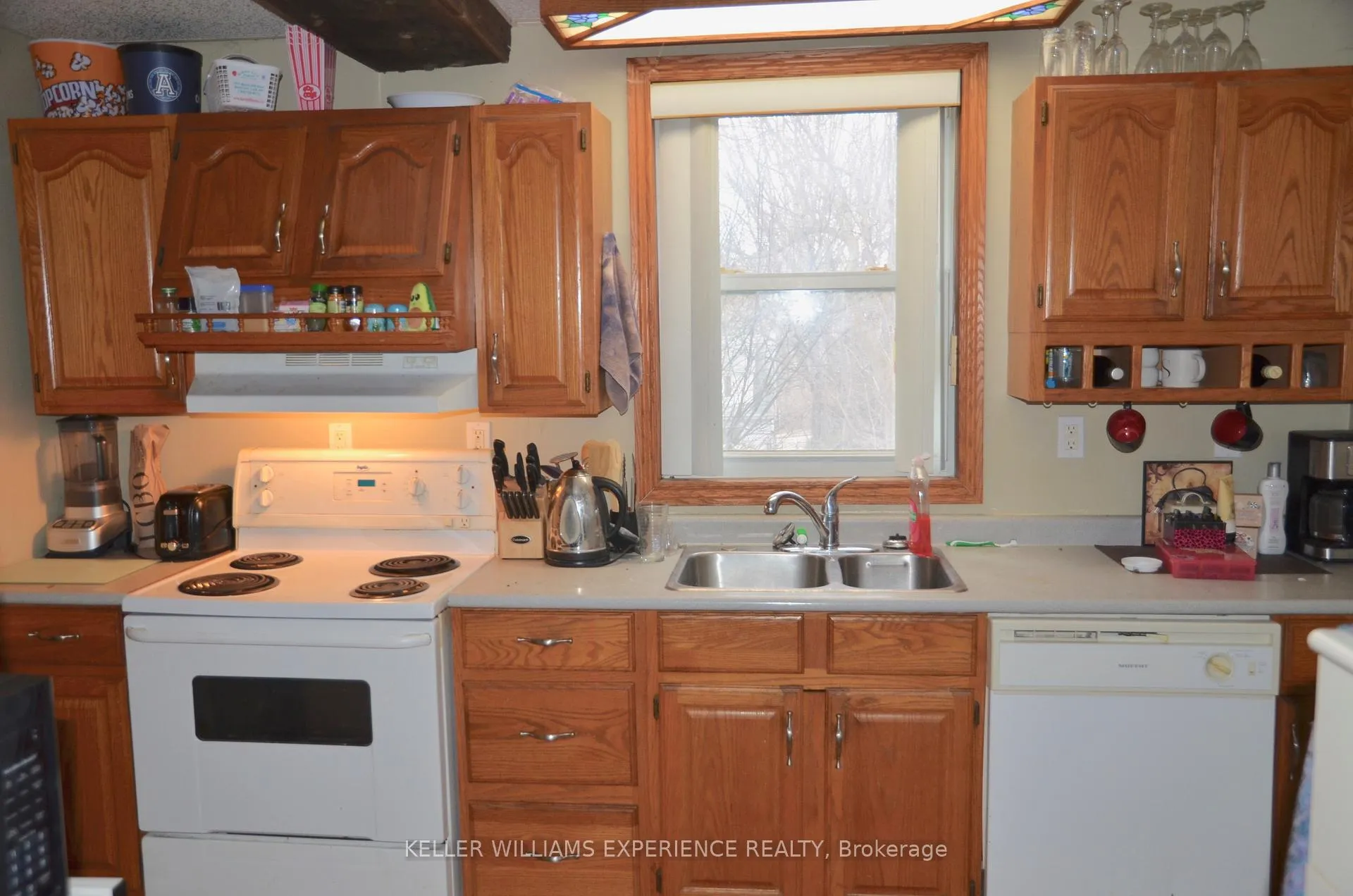 Photo 14 of 116 Maple Avenue, Barrie, Queen's Park — HOMEH