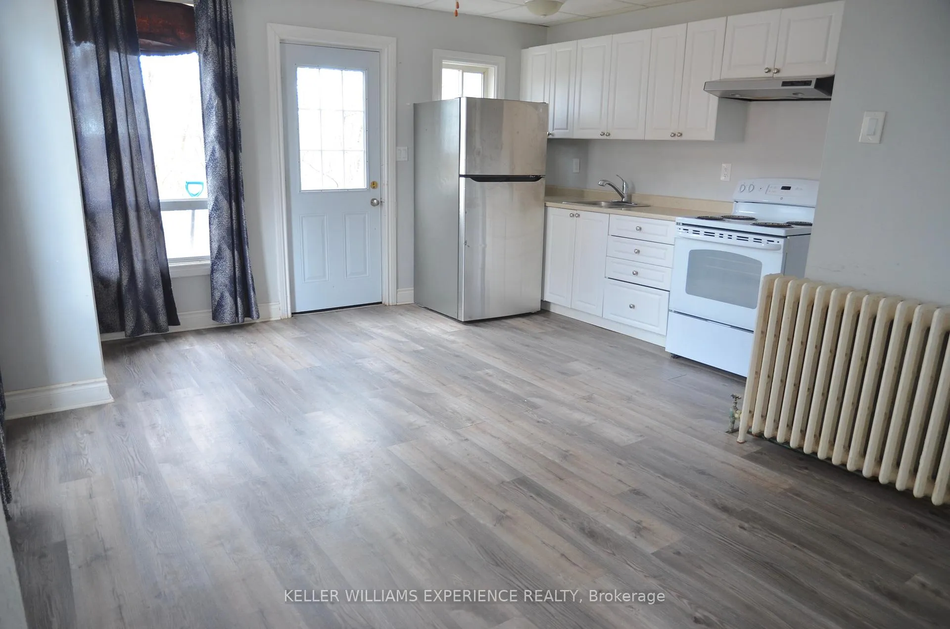 Photo 16 of 116 Maple Avenue, Barrie, Queen's Park — HOMEH