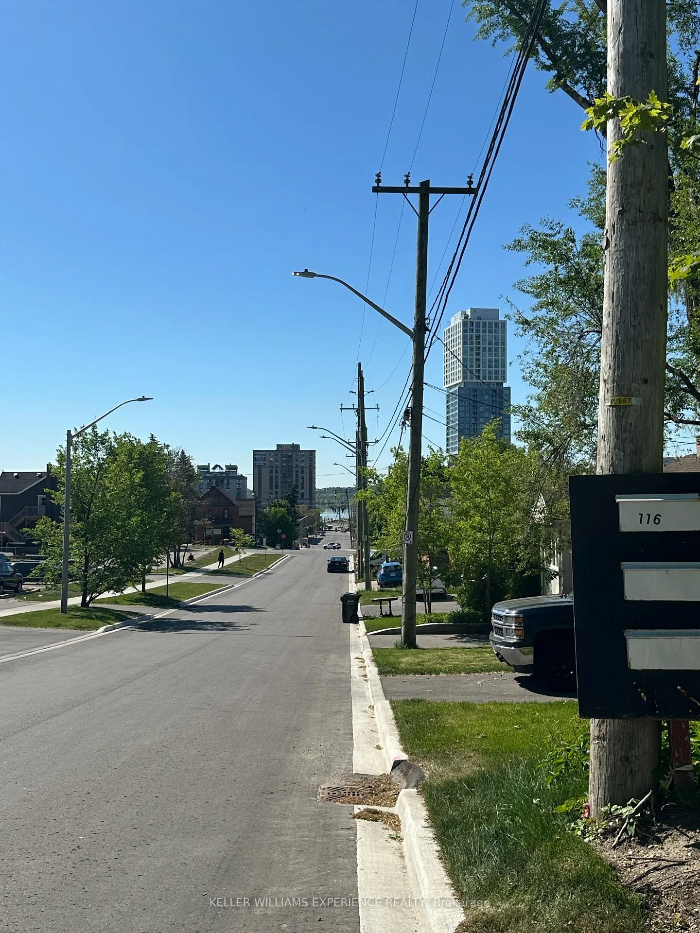 Photo 24 of 116 Maple Avenue, Barrie, Queen's Park — HOMEH