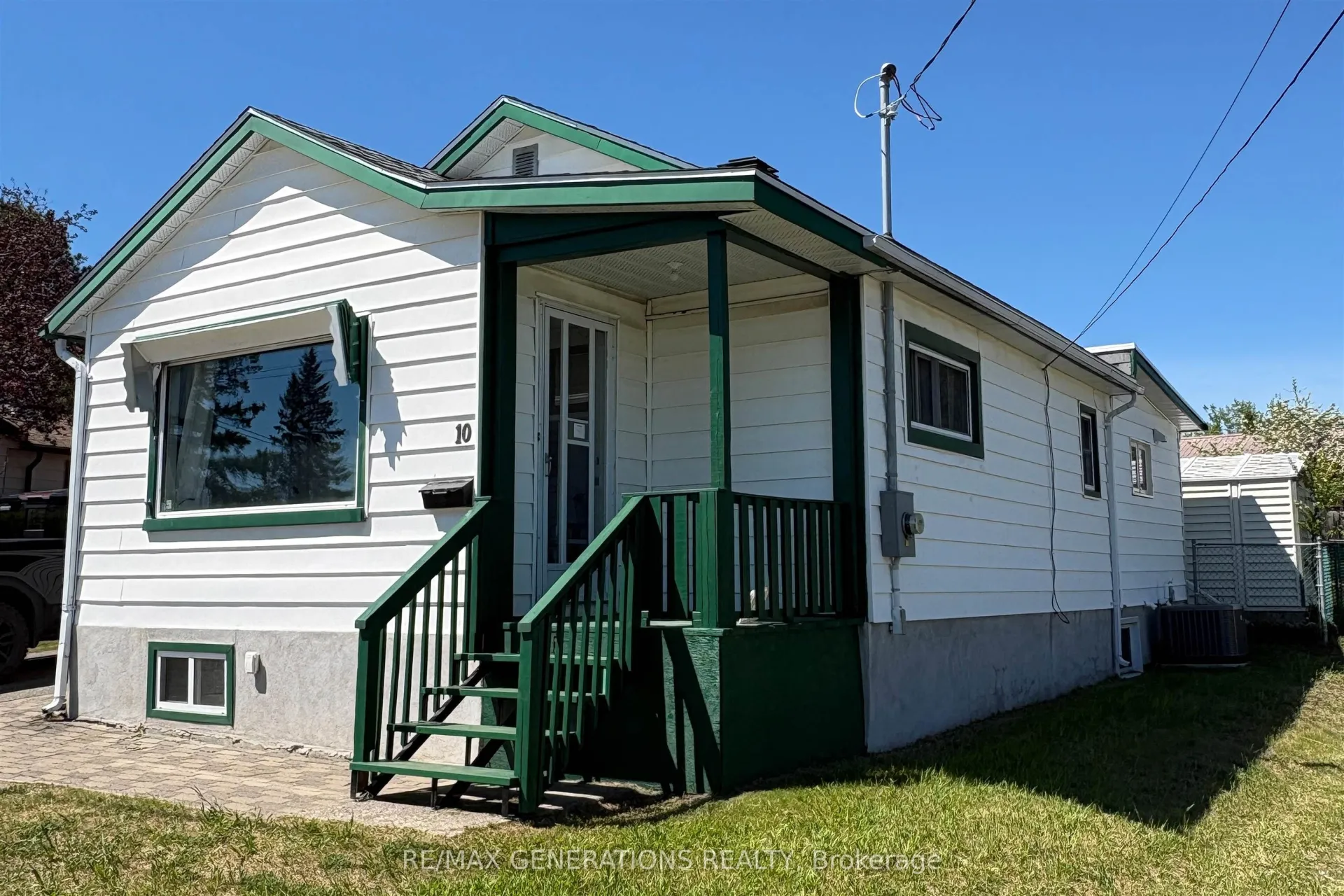 Photo 1 of 10 Velva Avenue, Thunder Bay, Shuniah — HOMEH