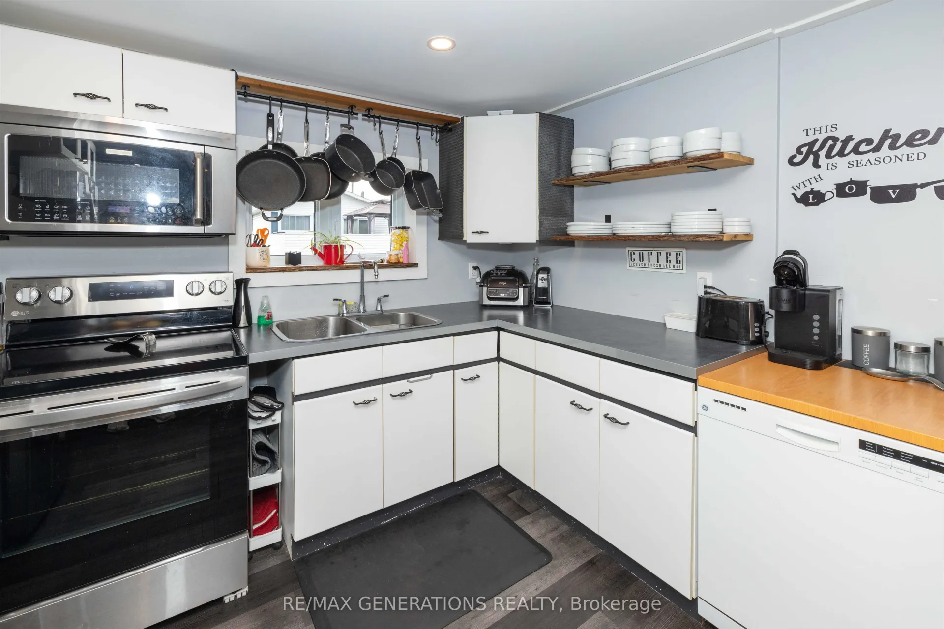 Photo 2 of 10 Velva Avenue, Thunder Bay, Shuniah — HOMEH