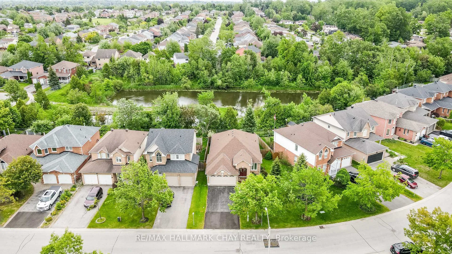 Photo 2 of 305 Stanley Street, Barrie, East Bayfield — HOMEH