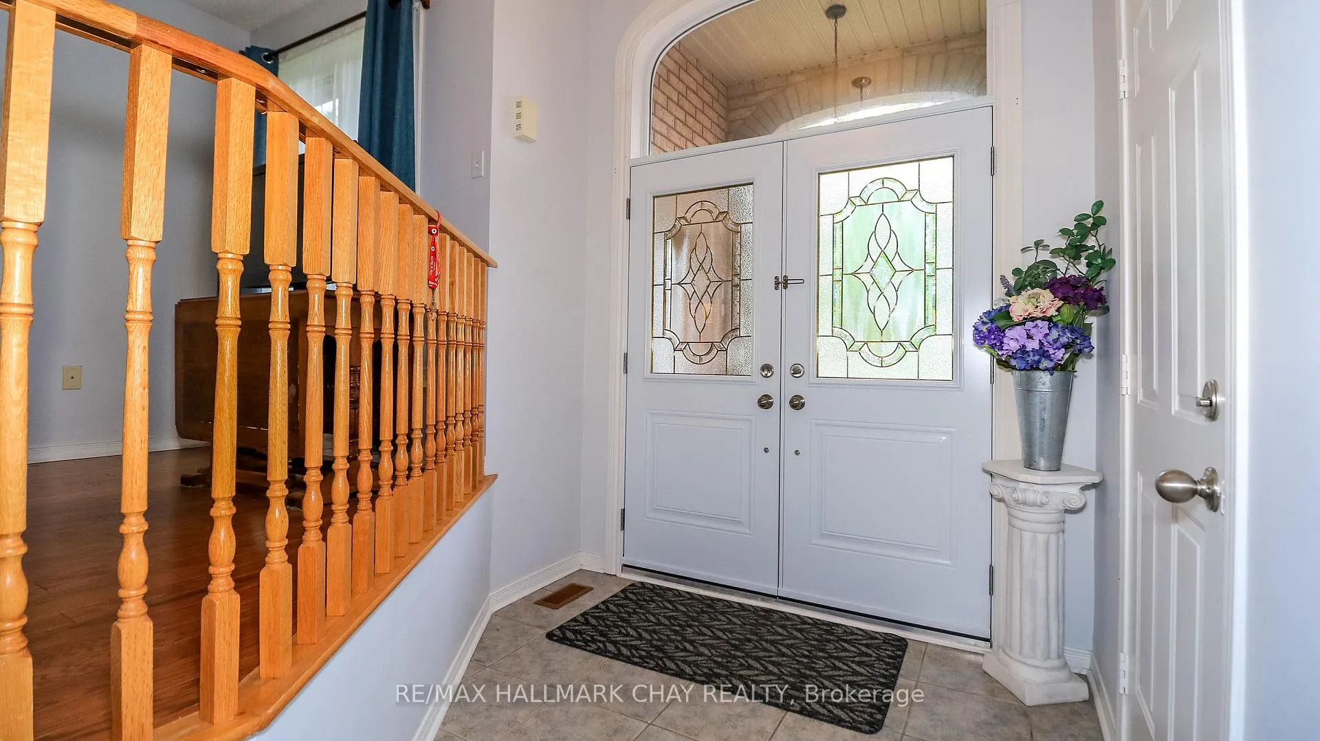 Photo 5 of 305 Stanley Street, Barrie, East Bayfield — HOMEH