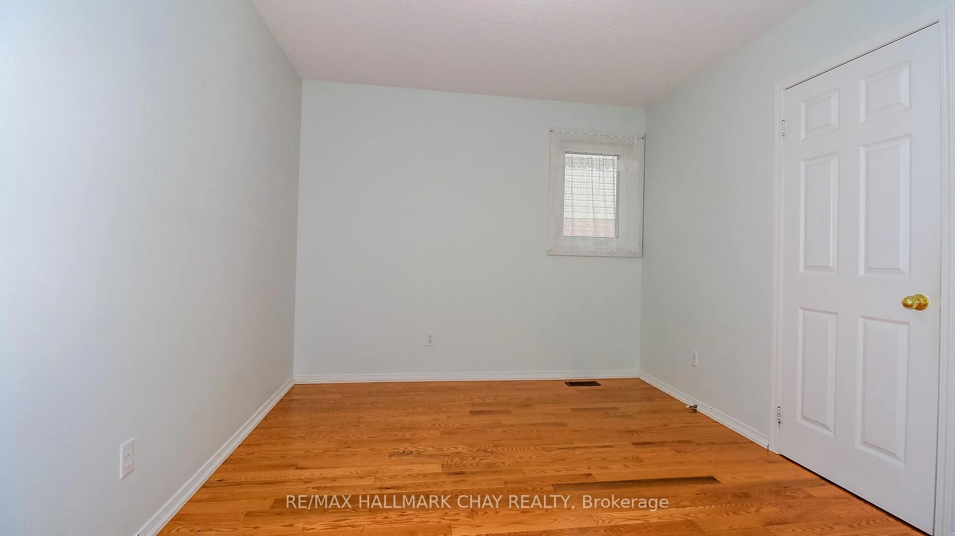 Photo 16 of 305 Stanley Street, Barrie, East Bayfield — HOMEH