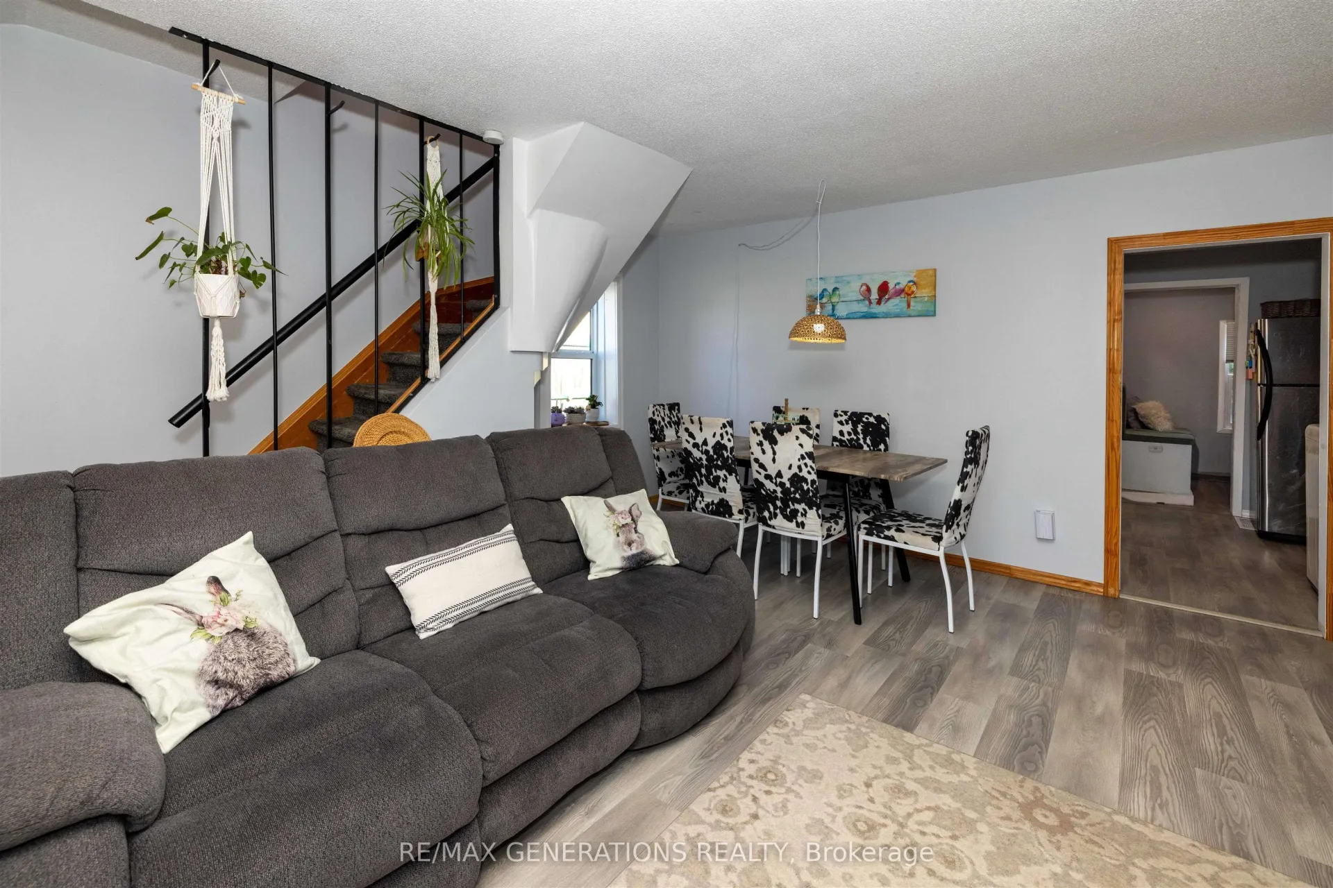 Photo 3 of 404 Amelia Street W, Thunder Bay, Westfort — HOMEH