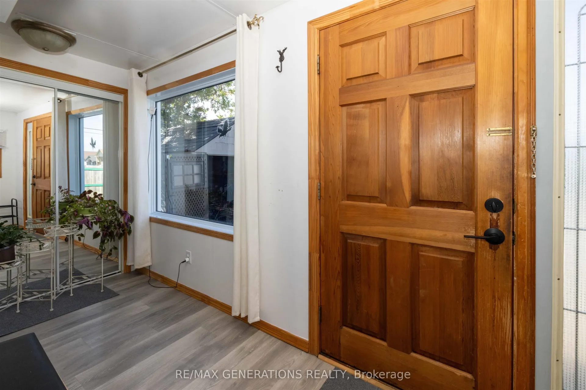 Photo 6 of 404 Amelia Street W, Thunder Bay, Westfort — HOMEH
