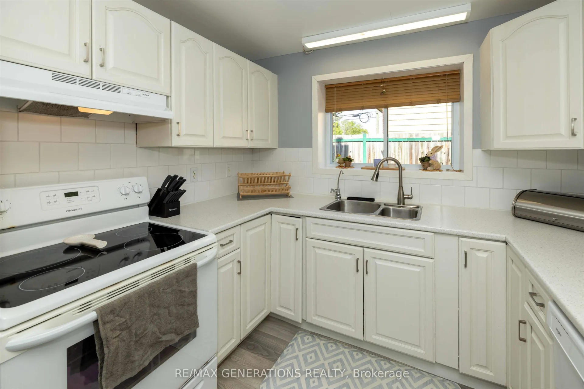 Photo 8 of 404 Amelia Street W, Thunder Bay, Westfort — HOMEH