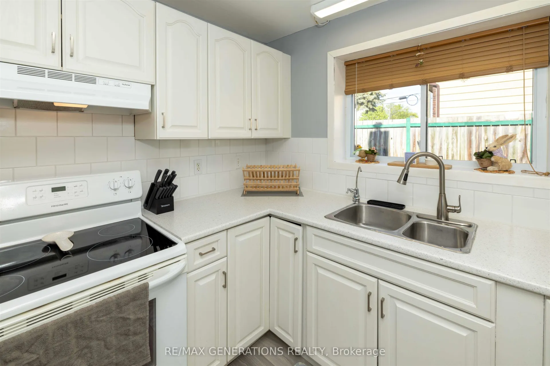 Photo 9 of 404 Amelia Street W, Thunder Bay, Westfort — HOMEH