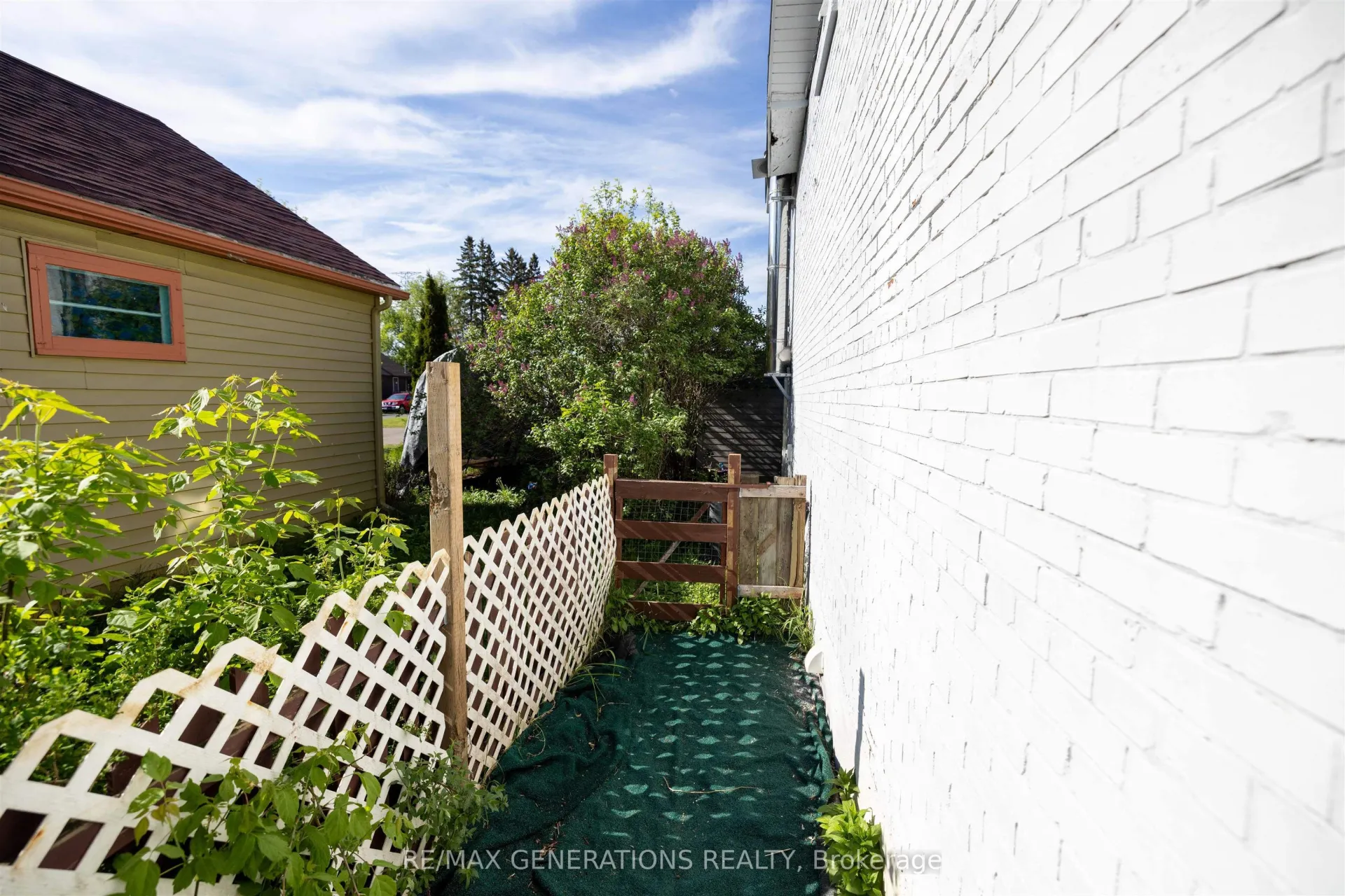 Photo 25 of 404 Amelia Street W, Thunder Bay, Westfort — HOMEH