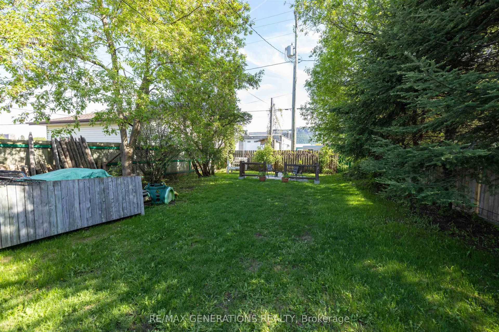 Photo 29 of 404 Amelia Street W, Thunder Bay, Westfort — HOMEH