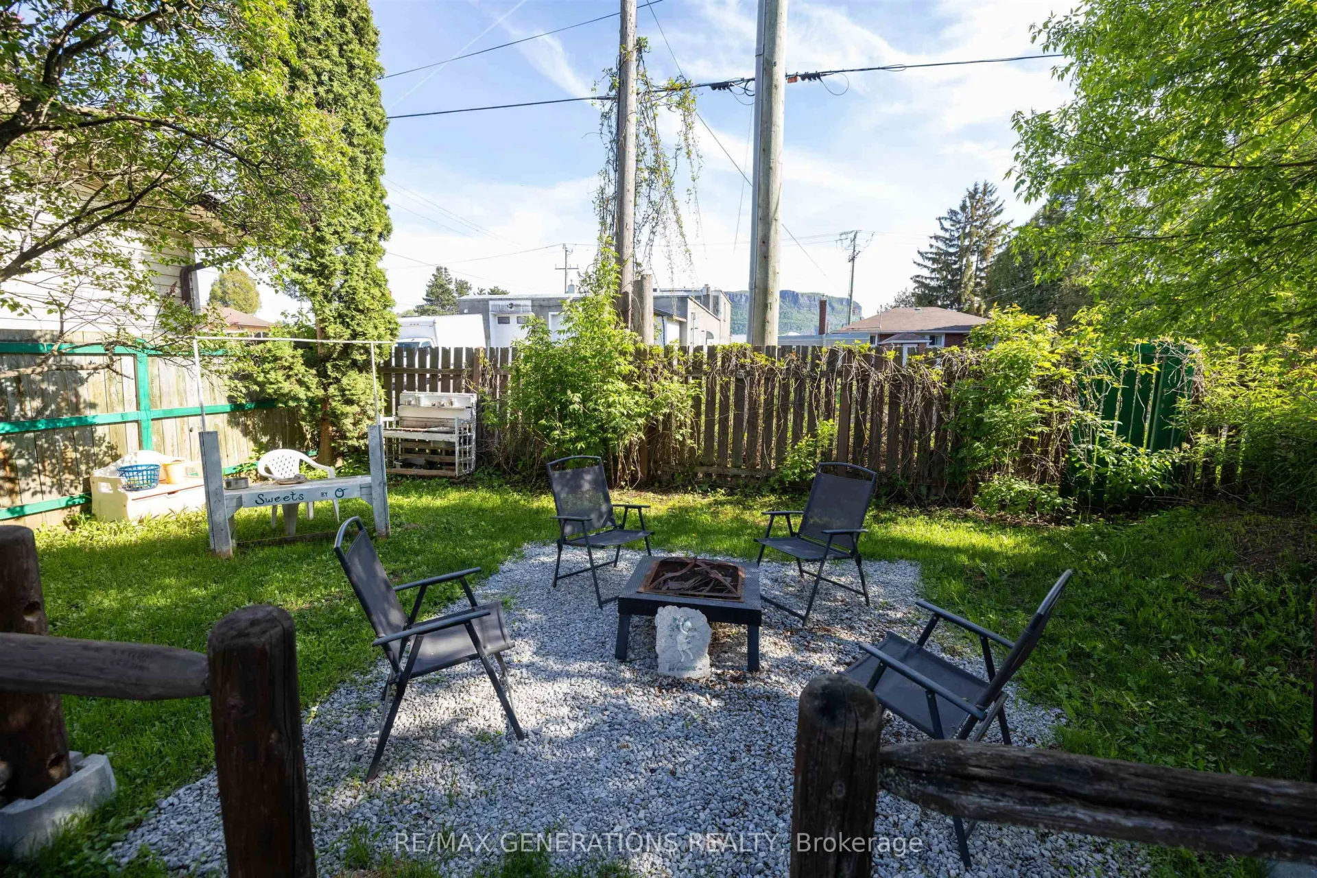 Photo 30 of 404 Amelia Street W, Thunder Bay, Westfort — HOMEH