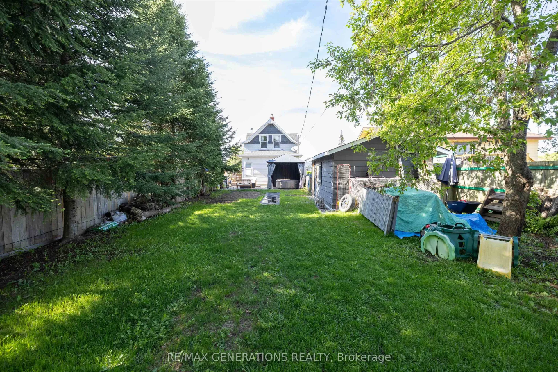 Photo 31 of 404 Amelia Street W, Thunder Bay, Westfort — HOMEH