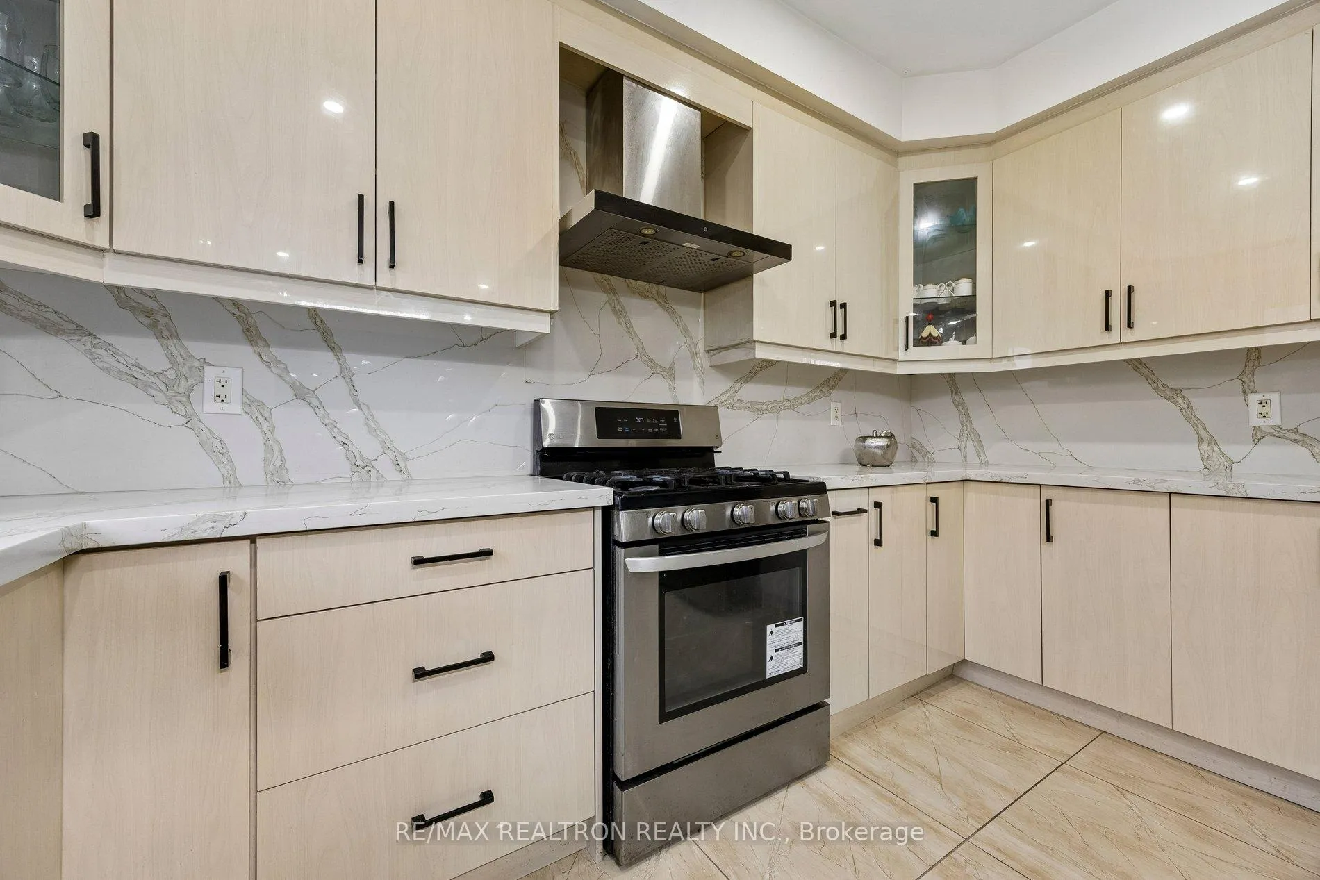 Photo 16 of 198 Swan Park Road, Markham, Greensborough — HOMEH