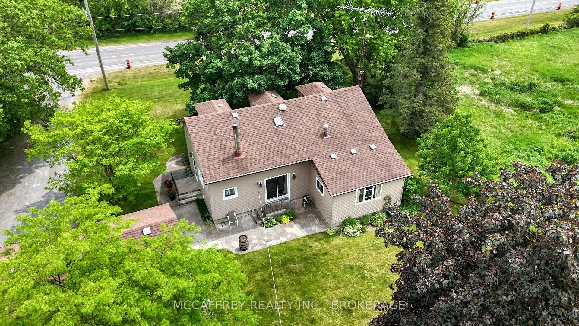 Photo 45 of 1415 County Rd 5, Loyalist, Lennox and Addington - South — HOMEH