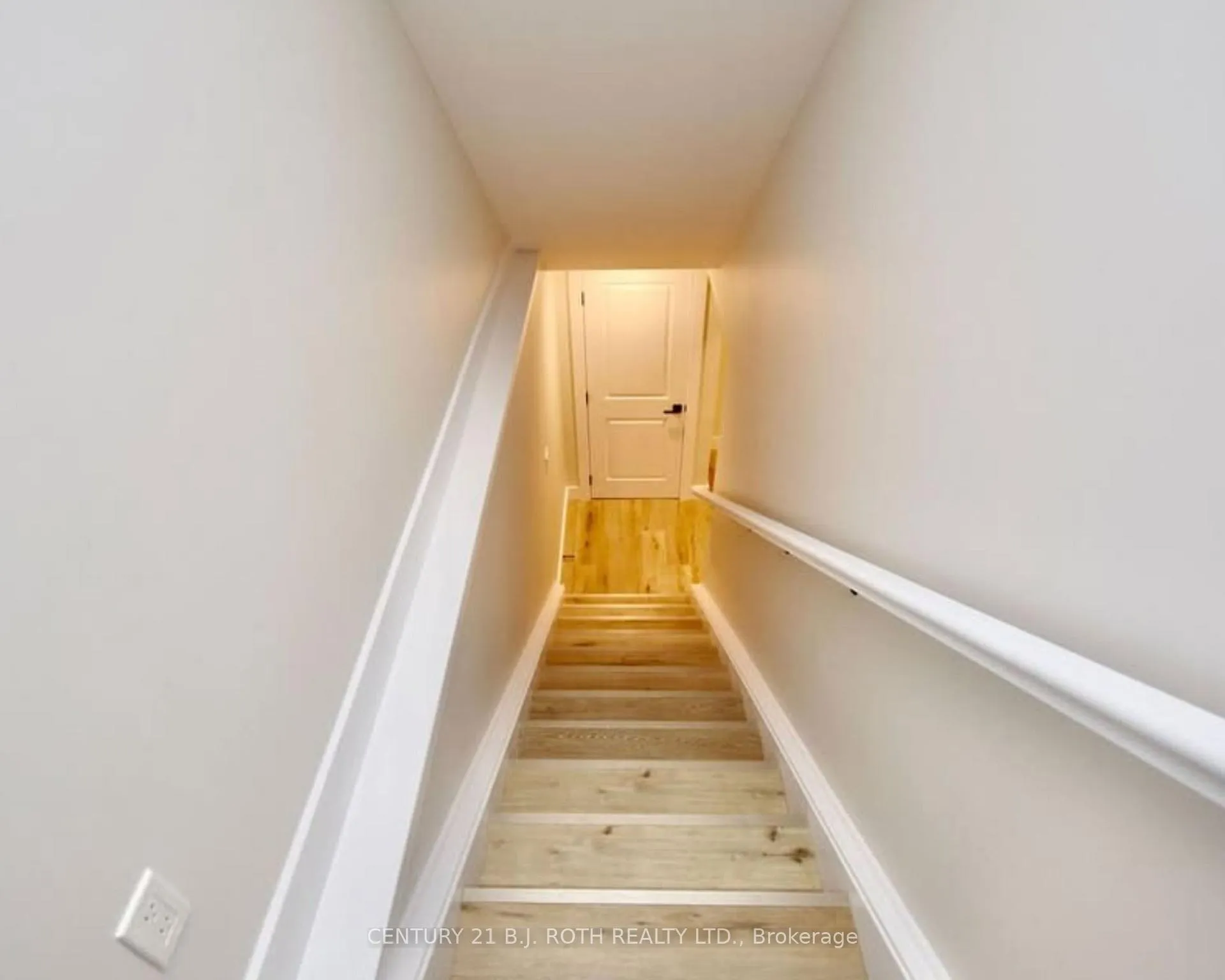 Photo 3 of 4 Centre Street, Barrie, Allandale — HOMEH