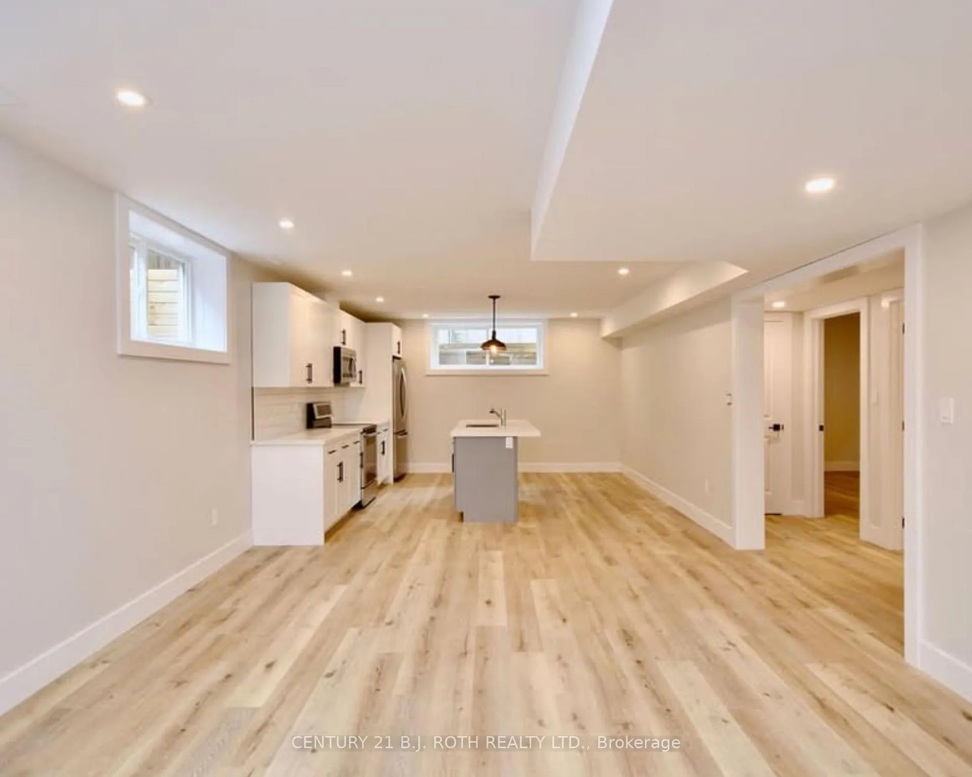 Photo 5 of 4 Centre Street, Barrie, Allandale — HOMEH