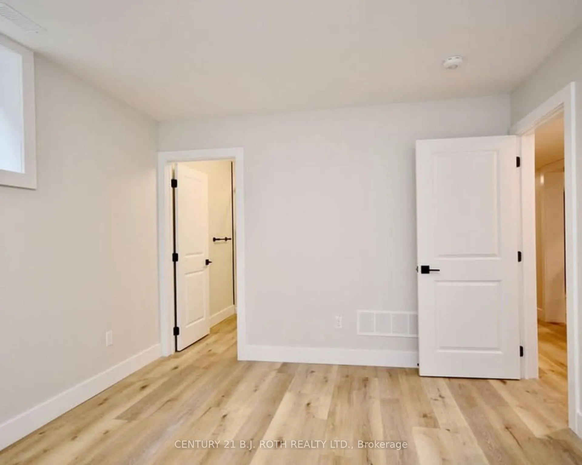 Photo 14 of 4 Centre Street, Barrie, Allandale — HOMEH